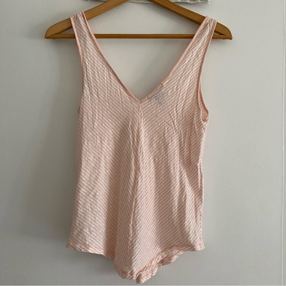 Paige Rylen 100% linen light pink stripe tank top with twist straps. - Picture 5 of 6